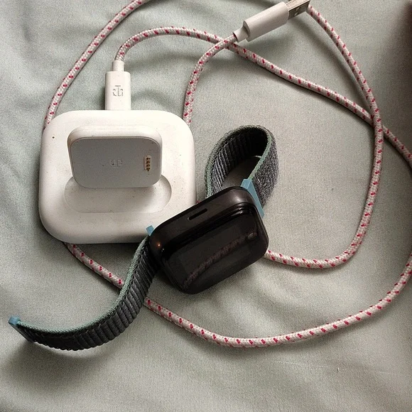 T-Mobile syncUP kids smart watch - Picture 3 of 3